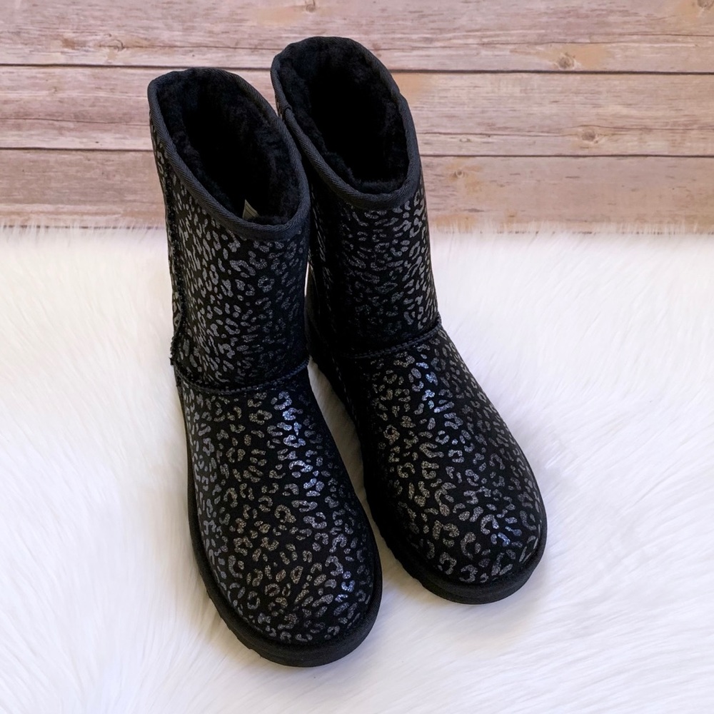UGG Women’s Classic Short Snow Leopard Black Boots - Picture 4 of 8